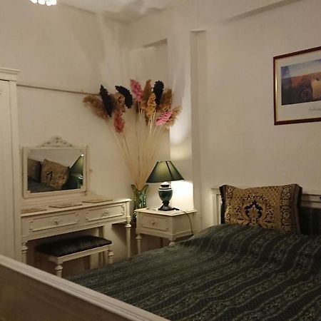 One Bedroom Apartment French Embassy Бухарест Екстер'єр фото