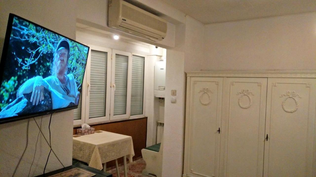 One Bedroom Apartment French Embassy Бухарест Екстер'єр фото