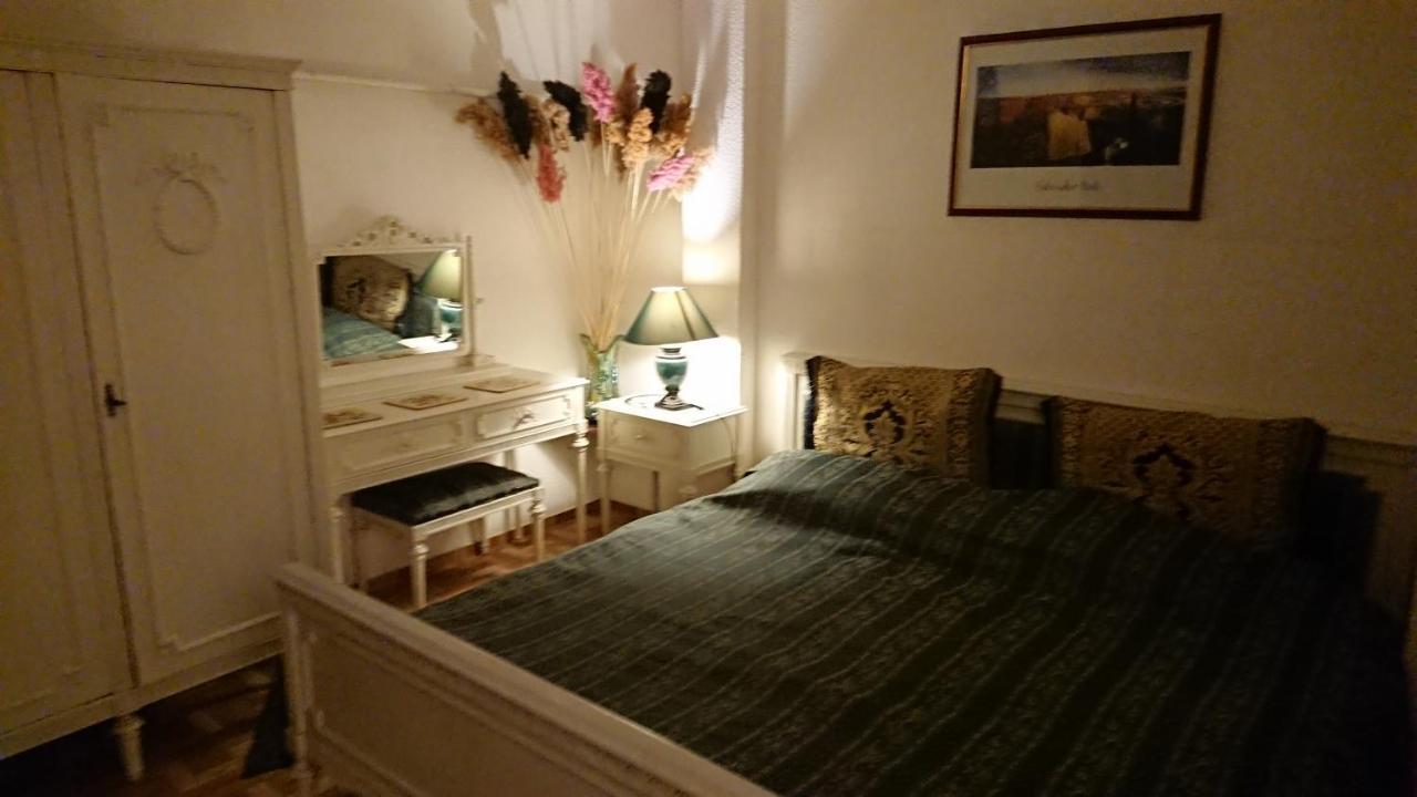 One Bedroom Apartment French Embassy Бухарест Екстер'єр фото