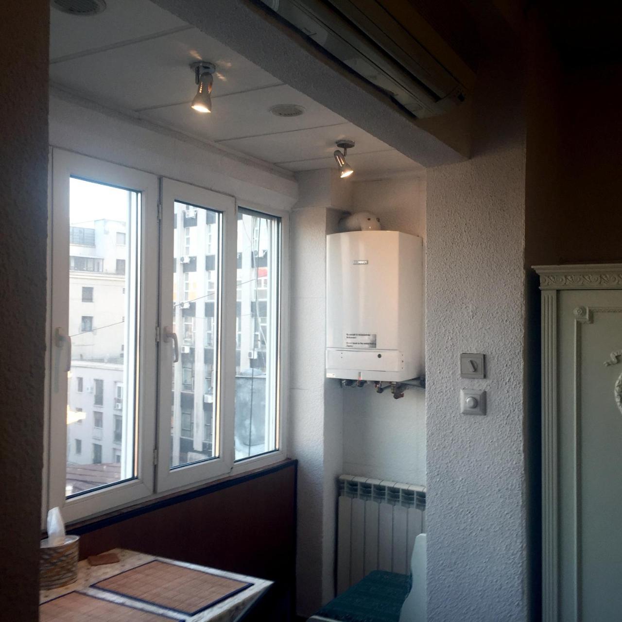 One Bedroom Apartment French Embassy Бухарест Екстер'єр фото