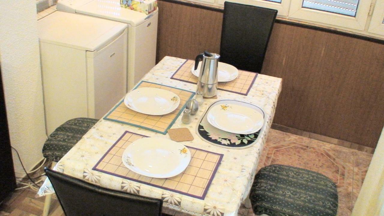 One Bedroom Apartment French Embassy Бухарест Екстер'єр фото