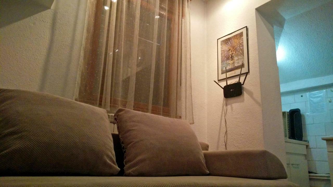 One Bedroom Apartment French Embassy Бухарест Екстер'єр фото